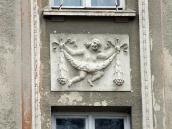 Рельєфна вставка між поверхами