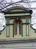 2012 р. Фронтон зі скульптурою…