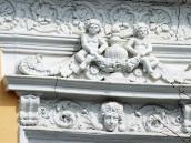 Сандрик із загрозливими тріщинами