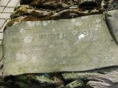 Плита з написом