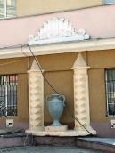 Ніша з декоративною вазою