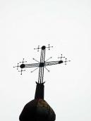 Хрест над бабинцем