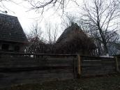 Фрагмент хати, возовня, хлів