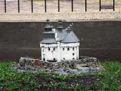 Церква-замок у Сутківцях