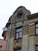 Сецесійний фронтон