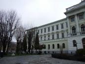 Ліва частина головного фасаду