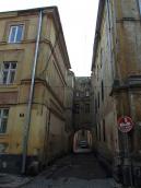 Прохід до садиби Вірменського собору