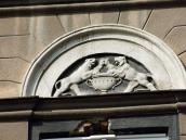 Рельєфний тимпан з левами