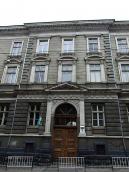 2012 р. Центральна частина фасаду по…