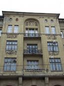 Центральна частина головного фасаду