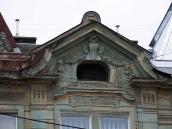 Сецесійний фронтон