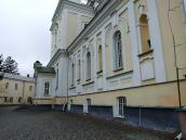 Бічний фасад в ракурсі