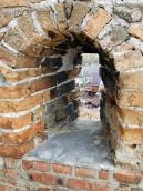 Бійниця на рівні бойової площадки