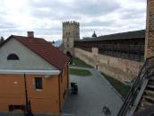 Фрагмент будинку єпископа, Надбрамна…