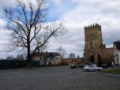 Будинок Пузин і Надбрамна башта