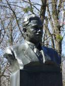 Бюст Д. З. Мануїльського