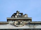 Скульптура Фортуни на фронтоні