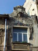 Правий сецесійний фронтон