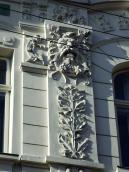 Рельєфна пілястра з маскароном