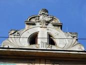 Сецесійний фронтон