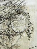 2013 р. Рельєфний картуш з датою 1924 р.