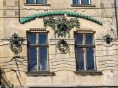 Вікна 2-го поверху із сецесійними…