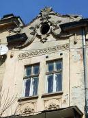 2013 р. Вікна 3-го поверху та фронтон