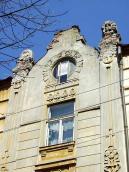 Сецесійний фронтон