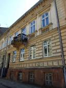 2013 р. Головний фасад у ракурсі