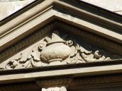 2013 р. Рельєф чаші у фронтоні вікна…