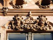 Скульптурний фронтон