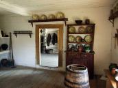 2013 р. Стіна сіней з дверима