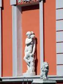 2013 р. Скульптура на бічному фасаді