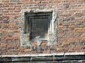 Ніша 2-го ярусу ліворуч від порталу