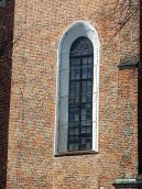 Вікно у верхньому ярусі нави