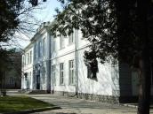 2013 р. Головний фасад у ракурсі