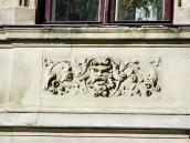 Рельєфна вставка з маскароном