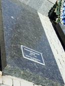 Могила Я. Маковецького (1909 – 1990)