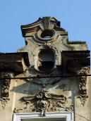 Сецесійний фронтон