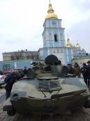 Вигляд анфас на тлі Михайлівської…