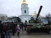 «Град» і Т-64БВ на тлі Михайлівського…