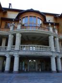 Центральна частина східного фасаду