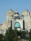 Собор на тлі будинків Микільської…