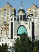 Собор на тлі будинків Микільської…