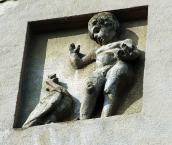 Сецесійний рельєф на фасаді