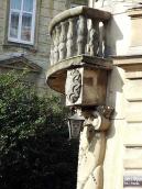 Наріжний балкон