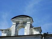 Правий фронтон