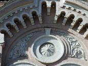 Рельєфний тимпан фронтону