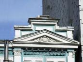 Правий фронтон