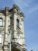 Фрагмент наріжного еркера